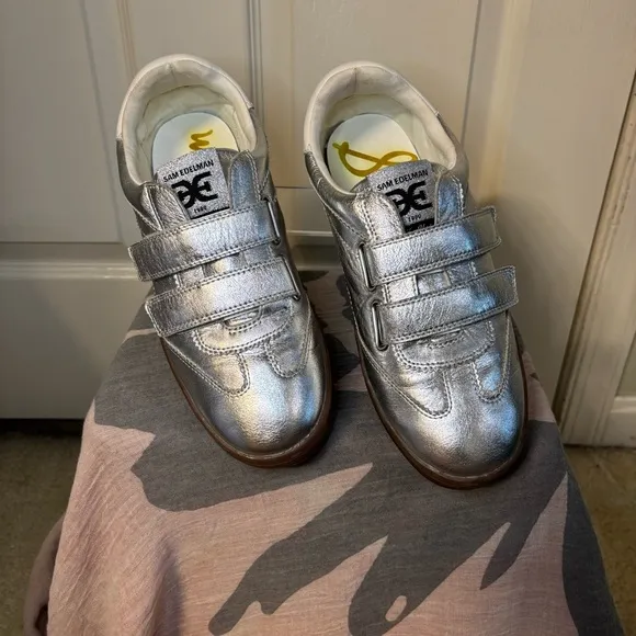 Sam Edelman Talia Gum Sole Soft Silver Leather Dual Strap Sneakers, Size 7