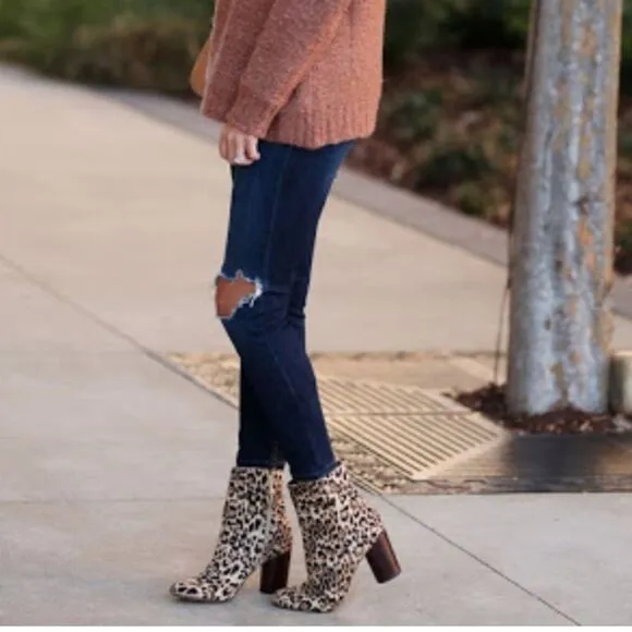 Sam Edelman Corra Leopard Booties Size 8.5 B82