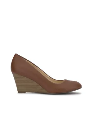 Sampson Wedge in Almond