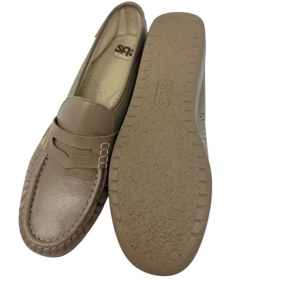 SAS Comfort Shoes Womens Size 9N Classic Beige Leather Penny Loafers Slip On New