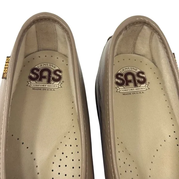 SAS Comfort Shoes Womens Size 9N Classic Beige Leather Penny Loafers Slip On New