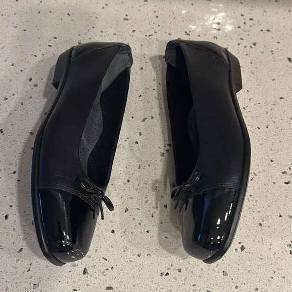 SAS Comfort Slip On Black Leather Shoes Toe Bow Flats Mqde in USA SZ 8.5 NARROW