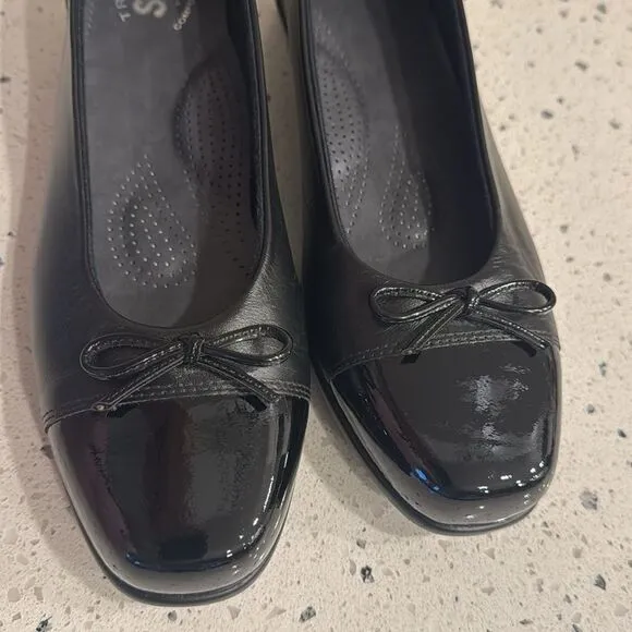 SAS Comfort Slip On Black Leather Shoes Toe Bow Flats Mqde in USA SZ 8.5 NARROW