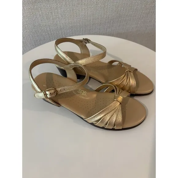 SAS Gold Metallic Leather Strap Dress Sandals Size 7.5 M