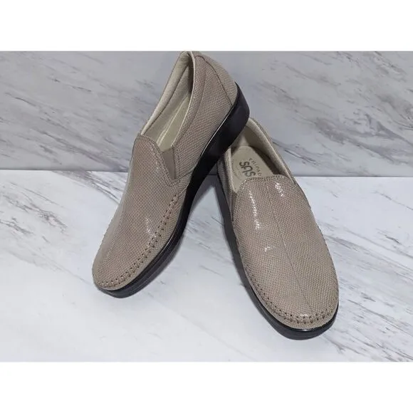 SAS Shoes Womens Tan Round Toe Tripad Comfort Foot Bed Slip-On Loafer Size 7.5