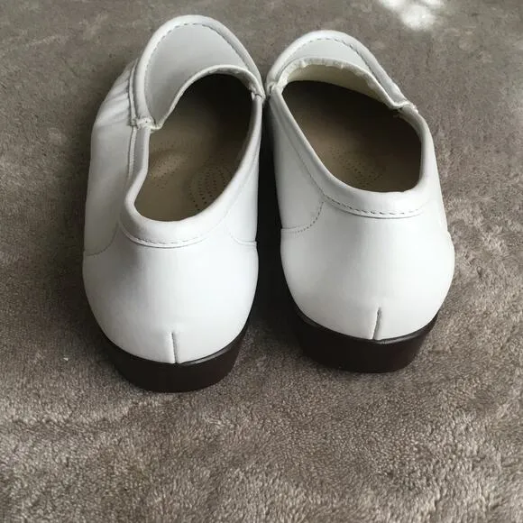SAS Simplify Leather Slip On Orthopedic White Loafers Sz 8 Made in USA