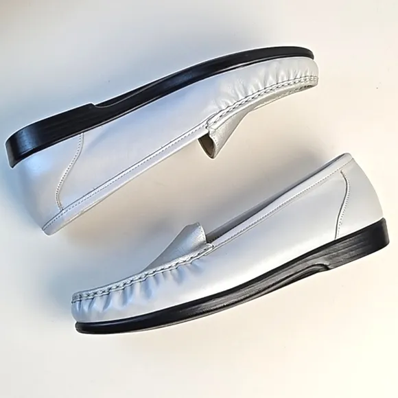 Sas Simplify Leather Tripad Comfort Slip-on Moccasin Loafer in Silver Cloud