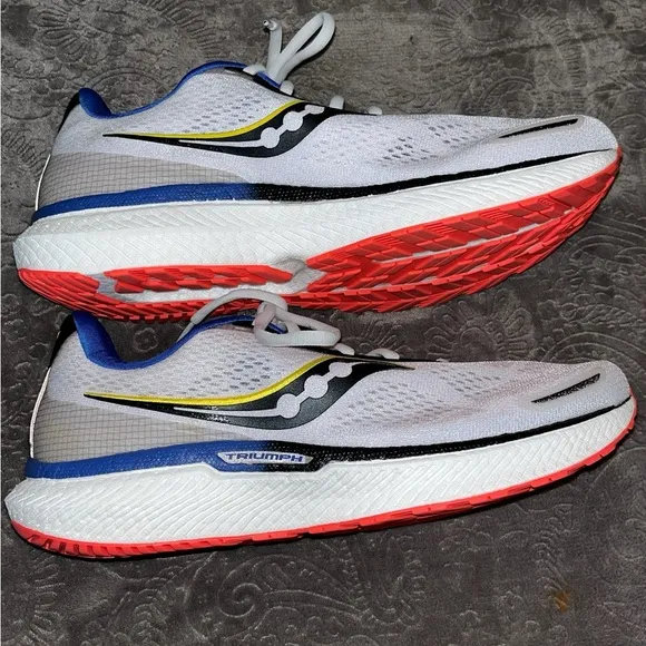 Saucony Men’s Triumph 19 White and Blue Sneakers with Cushioned Sole