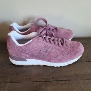 Saucony Purple Sneakers for Comfort and Style