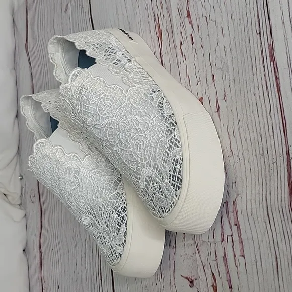 SeaVees White Lace Slip-On Sneakers with Platform Sole NWOT Size 8