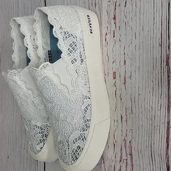 SeaVees White Lace Slip-On Sneakers with Platform Sole NWOT Size 8