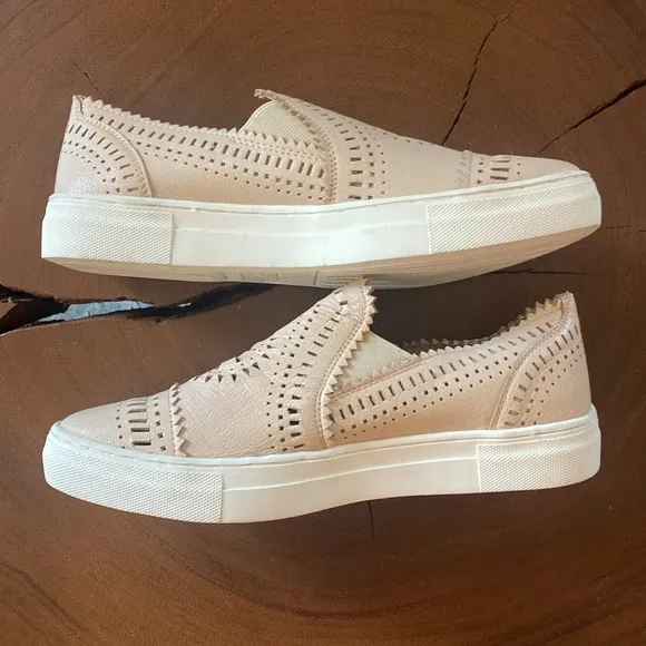 Seychelles So Nice Leather Sneakers/ Size 9/ NWT