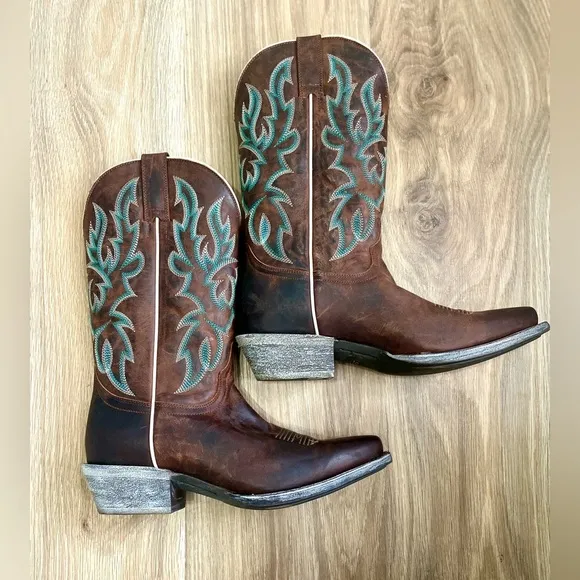 Shyanne Women's Darcy Western Boots - Snip Toe Size 9 EUC/ Like New