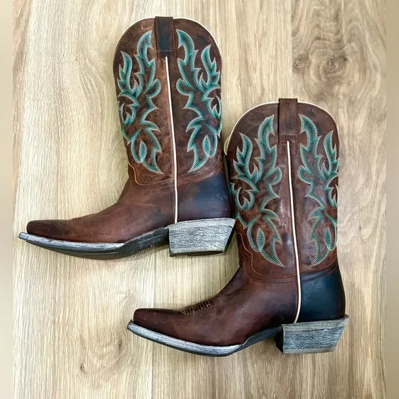 Shyanne Women's Darcy Western Boots - Snip Toe Size 9 EUC/ Like New