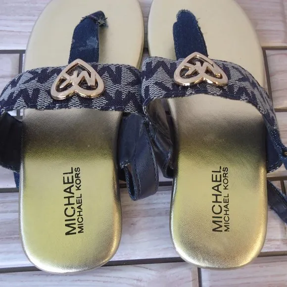 SIZE 10. MICHAEL Michael Kors BENTLEY thong sandals.