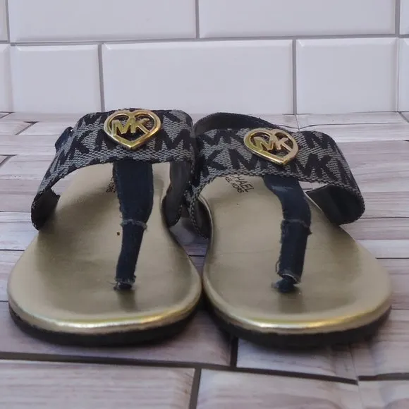 SIZE 10. MICHAEL Michael Kors BENTLEY thong sandals.