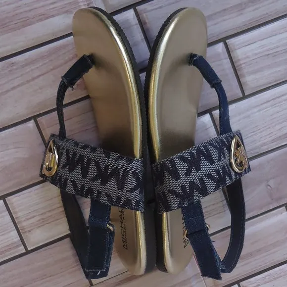 SIZE 10. MICHAEL Michael Kors BENTLEY thong sandals.