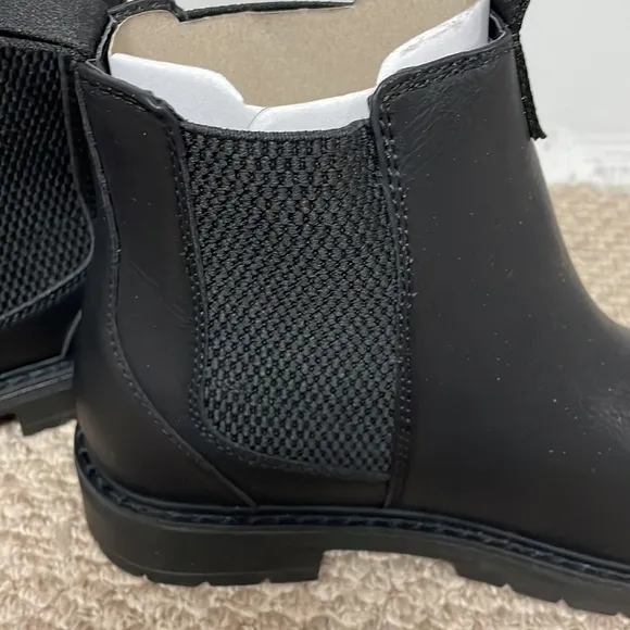 Size 9 men’s pull on leather boots
