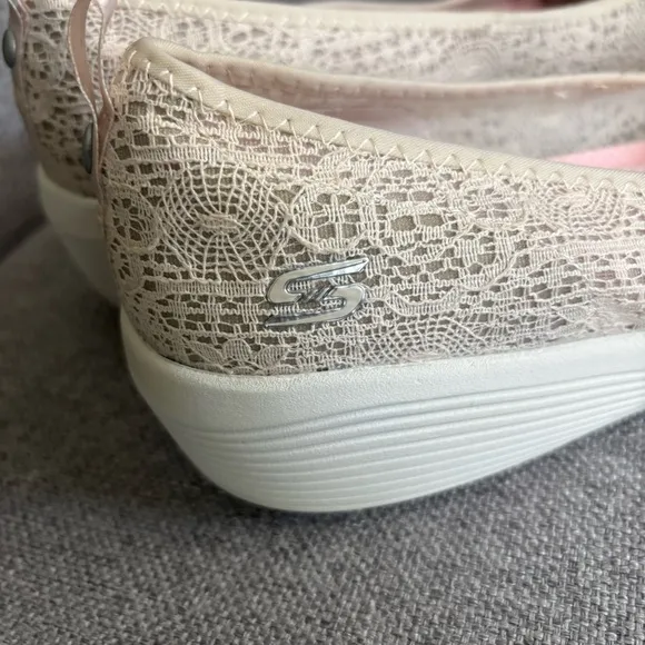 Skechers 23758 Arya Airy Days Lace Closed Toe Flats Natural Lightweight Size 11