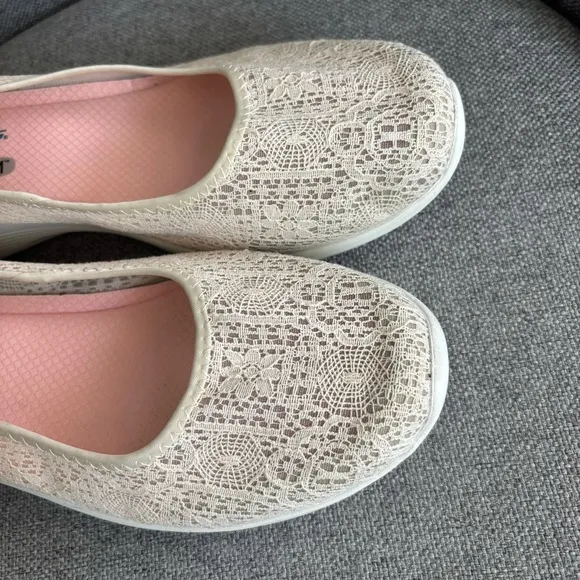 Skechers 23758 Arya Airy Days Lace Closed Toe Flats Natural Lightweight Size 11