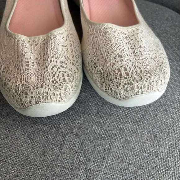Skechers 23758 Arya Airy Days Lace Closed Toe Flats Natural Lightweight Size 11