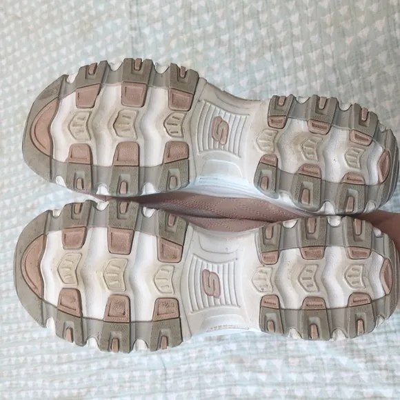 Skechers D'Lites Pink and White Chunky Sneakers Women's size 9.5