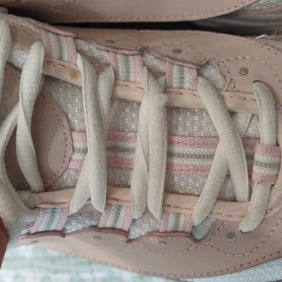 Skechers D'Lites Pink and White Chunky Sneakers Women's size 9.5