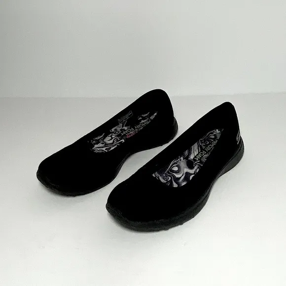 SKECHERS - SLIP-ON FLATS WOMENS SIZE: 6.5