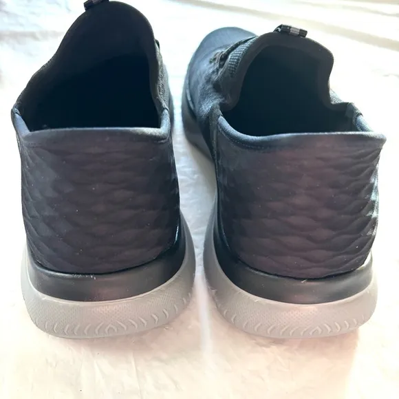 Sketchers Slip-ins Summit high range black sneakers SZ 8.5 NWOT