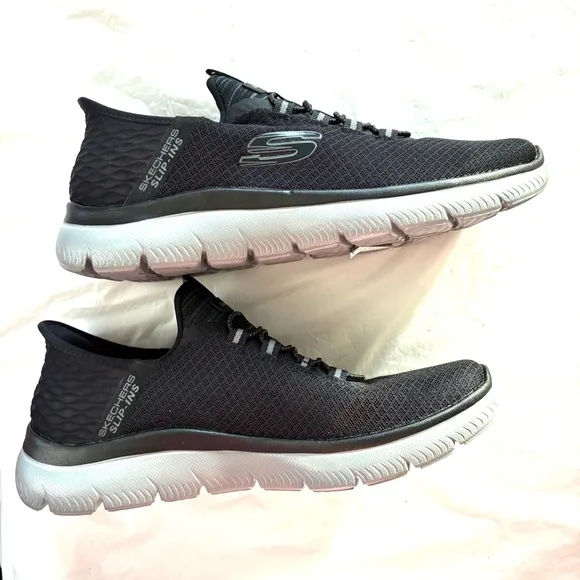 Sketchers Slip-ins Summit high range black sneakers SZ 8.5 NWOT