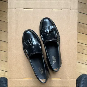 Sleek Black Slip-On Loafers with Moccasin Toe
