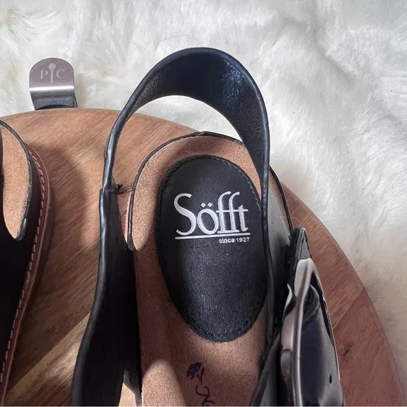 Sofft Black Sandals with Textured Straps Size 9