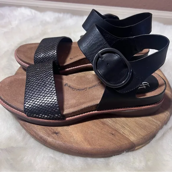 Sofft Black Sandals with Textured Straps Size 9