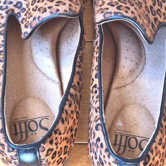 Sofft Severn Leopard Print Calf Hair Slip On Loafers Women's size 8.5M Excellent