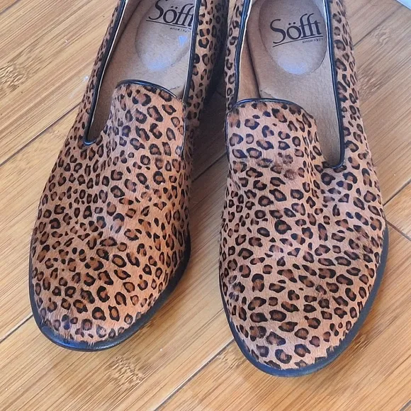 Sofft Severn Leopard Print Calf Hair Slip On Loafers Women's size 8.5M Excellent