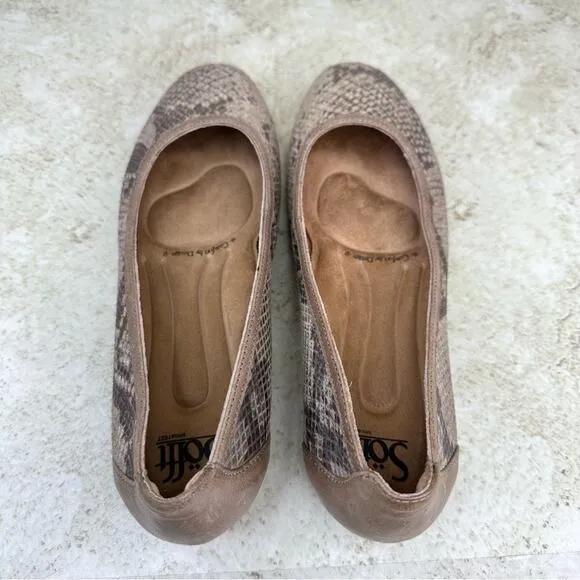 Sofft Slip-On Textured Suede Flats Maretto Taupe/Gold Snake Print Women’s Size 8