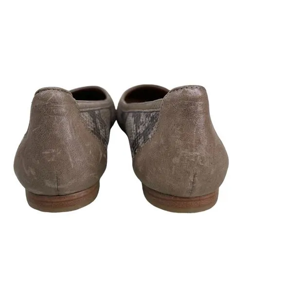 Sofft Slip-On Textured Suede Flats Maretto Taupe/Gold Snake Print Women’s Size 8