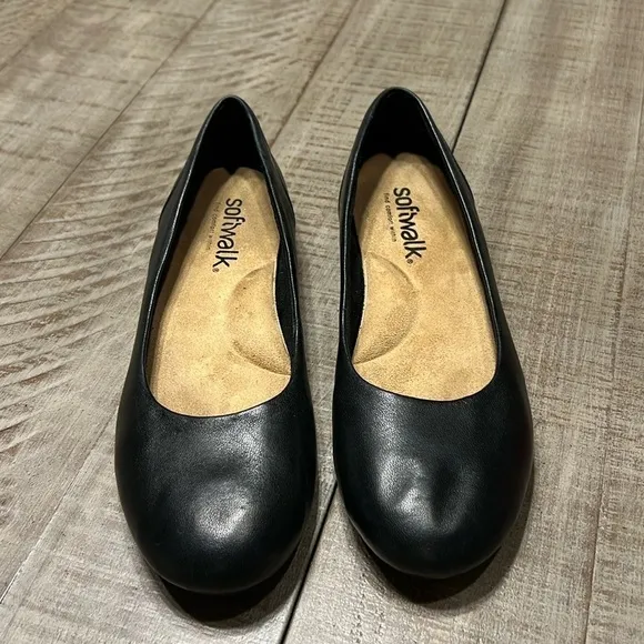 SoftWalk Sonoma Women’s Ballet Flat Slip On Shoe Black Size 8M