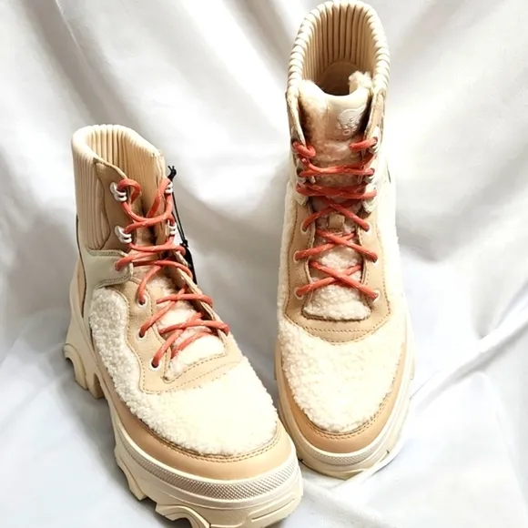 Sorel Brex Cozy Lace-up Waterproof Faux Fur Chunk Heeled boots (w size 10)