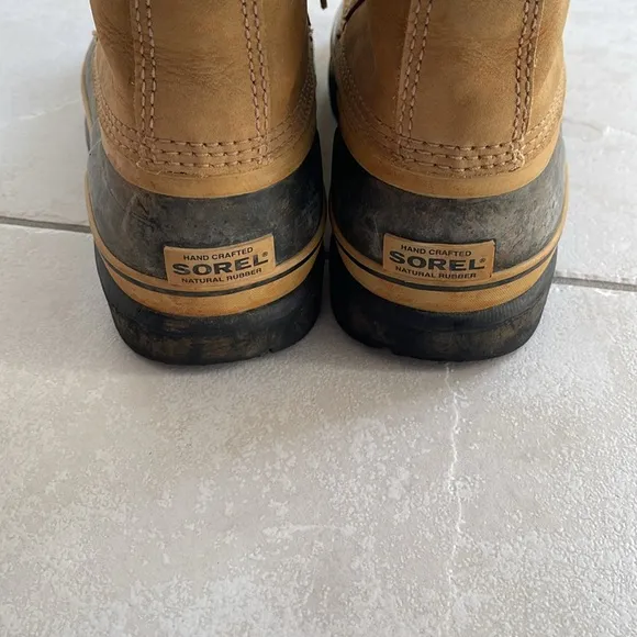 Sorel caribou Sherpa cuff boots size 8