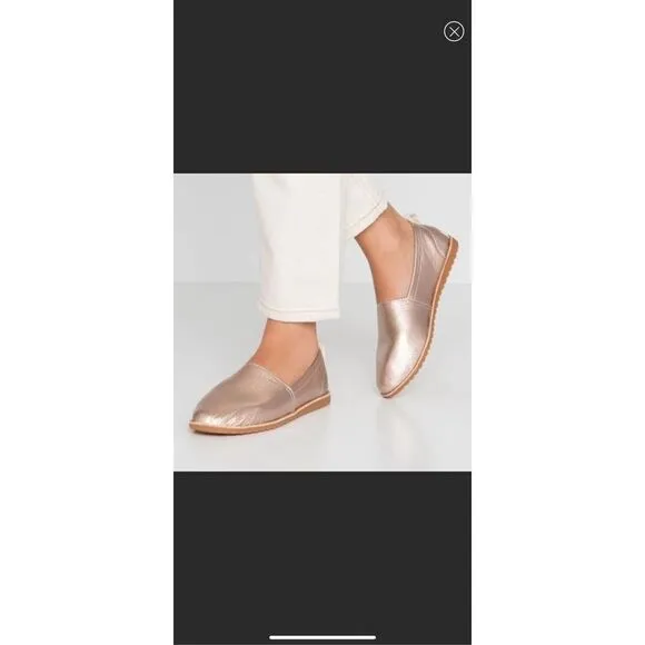 Sorel ELLA slip On Flats in Rose Gold. Near new! Size 9.5.