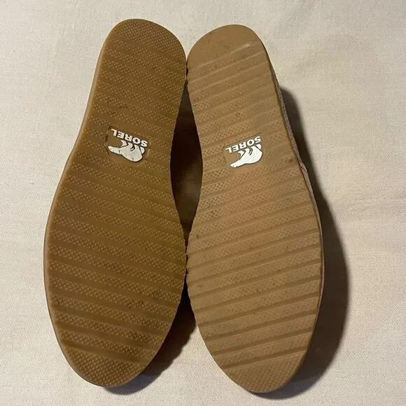 Sorel ELLA slip On Flats in Rose Gold. Near new! Size 9.5.