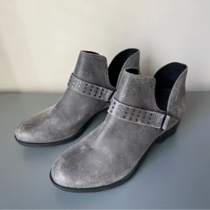Sorel Lolla II Strap Stud Ankle Boots​