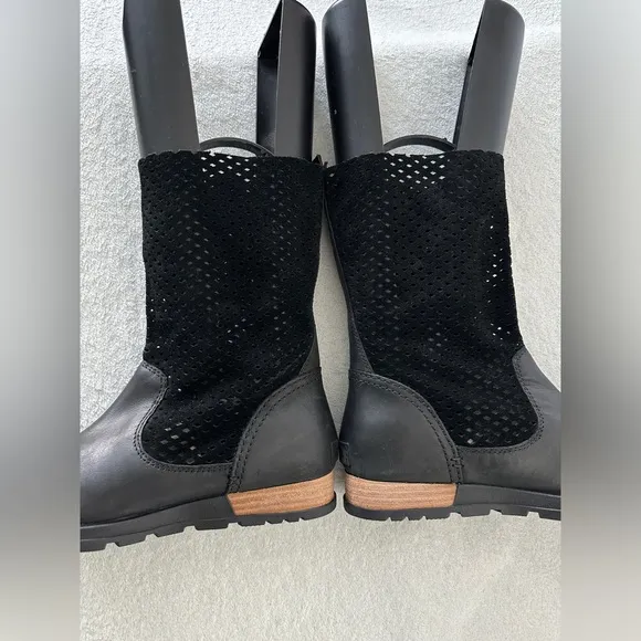 SOREL Major Pull On Perforated Leather and Suede Boots In Black Women's Size 8‎