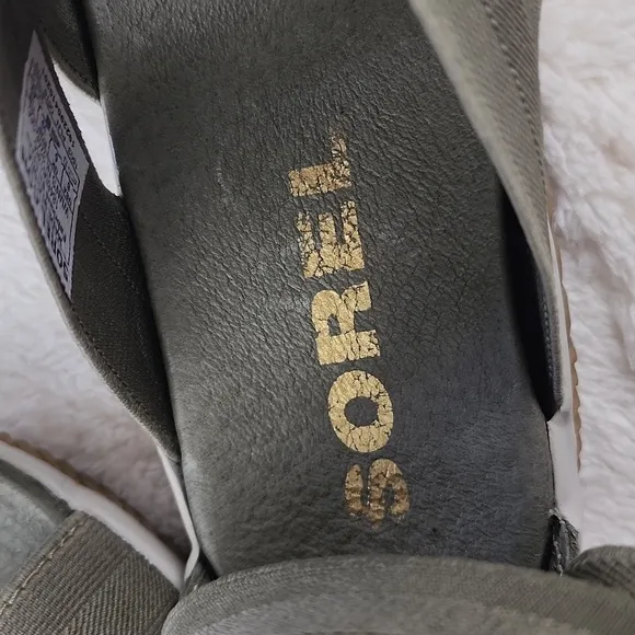 Sorel Out N' About Stretchy Ankle Height Strappy Sandals with Back Zip Size 8