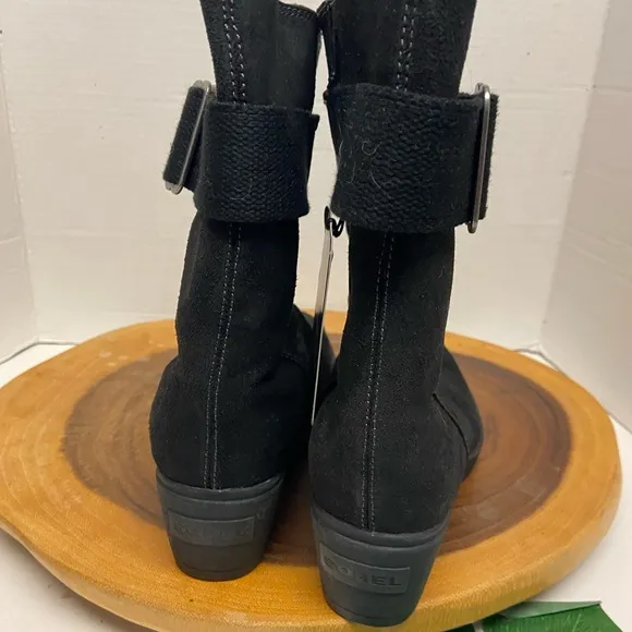 SOREl Pull On Wedge Leather Boots