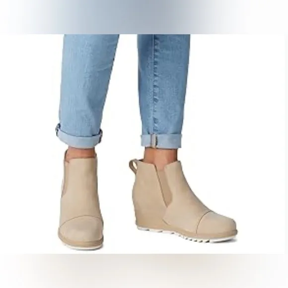 Sorel sz 9 Evie Pull-On Leather Boot - Canoe, Sea Salt Light Tan Ankle Boots