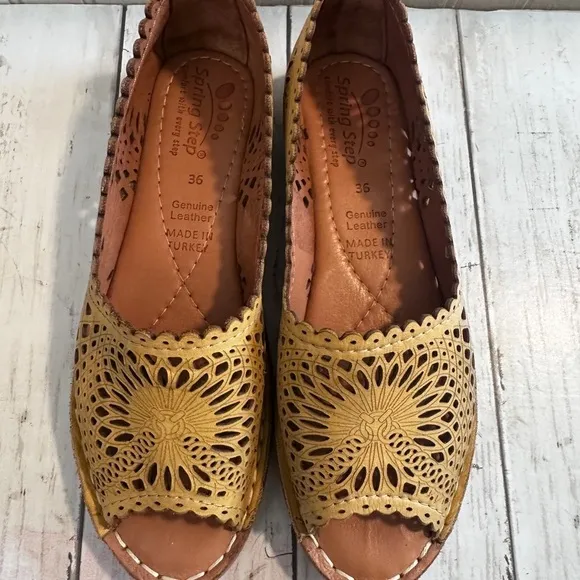 Spring Step Women’s Size 36 Leather Laser Cut Slip-On Comfort Shoes Mustard