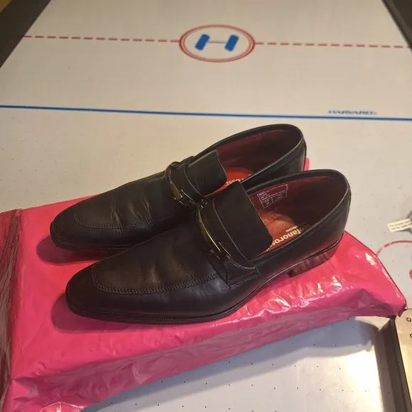 Stefanorossi Black Leather Slip-On Loafers with Polished Finish. Size 39