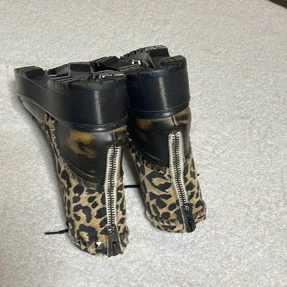 Steve Madden Activated Lace-Up Boot in Leopard Size 9 Like  🆕